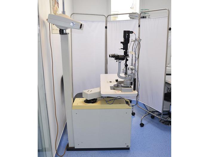 D'occasion LAMPE A FENTE HAAG STREIT 900 SUR SA TABLE ET SON SIEGE A HAUTEUR VARIABLE ELECTRIQUE