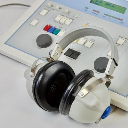 Used AUDIOMETER INTERACOUSTICS DIAGNOSTIC AUDIOMETER AD 28