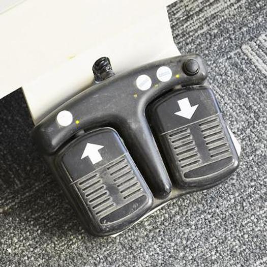 Used CARINA OVALIA 10 ELECTRIC HEIGHT-ADJUSTABLE EXAMINATION COUCH