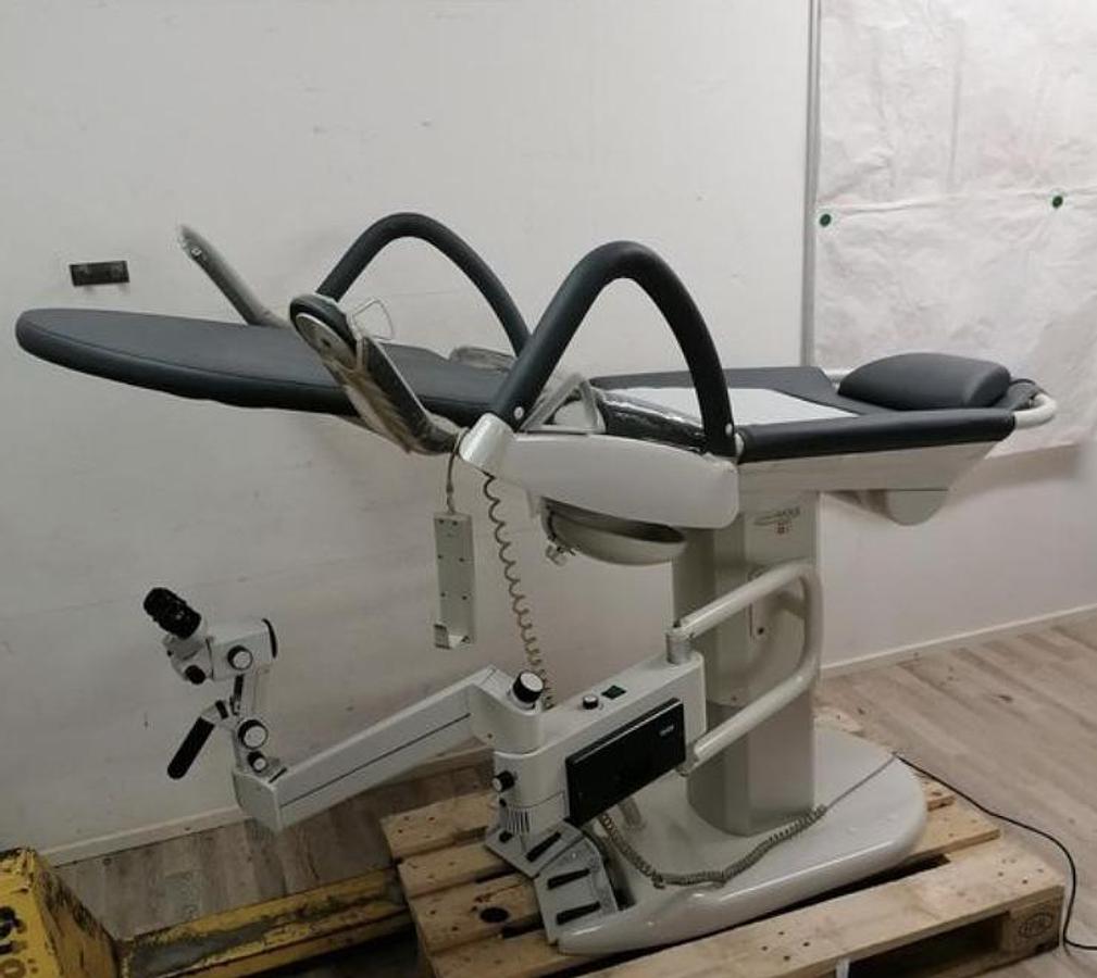 D'occasion MAQUET  GYNECO/URO CHAIR AVEC COLPOSCOPE ZEISS FC 150