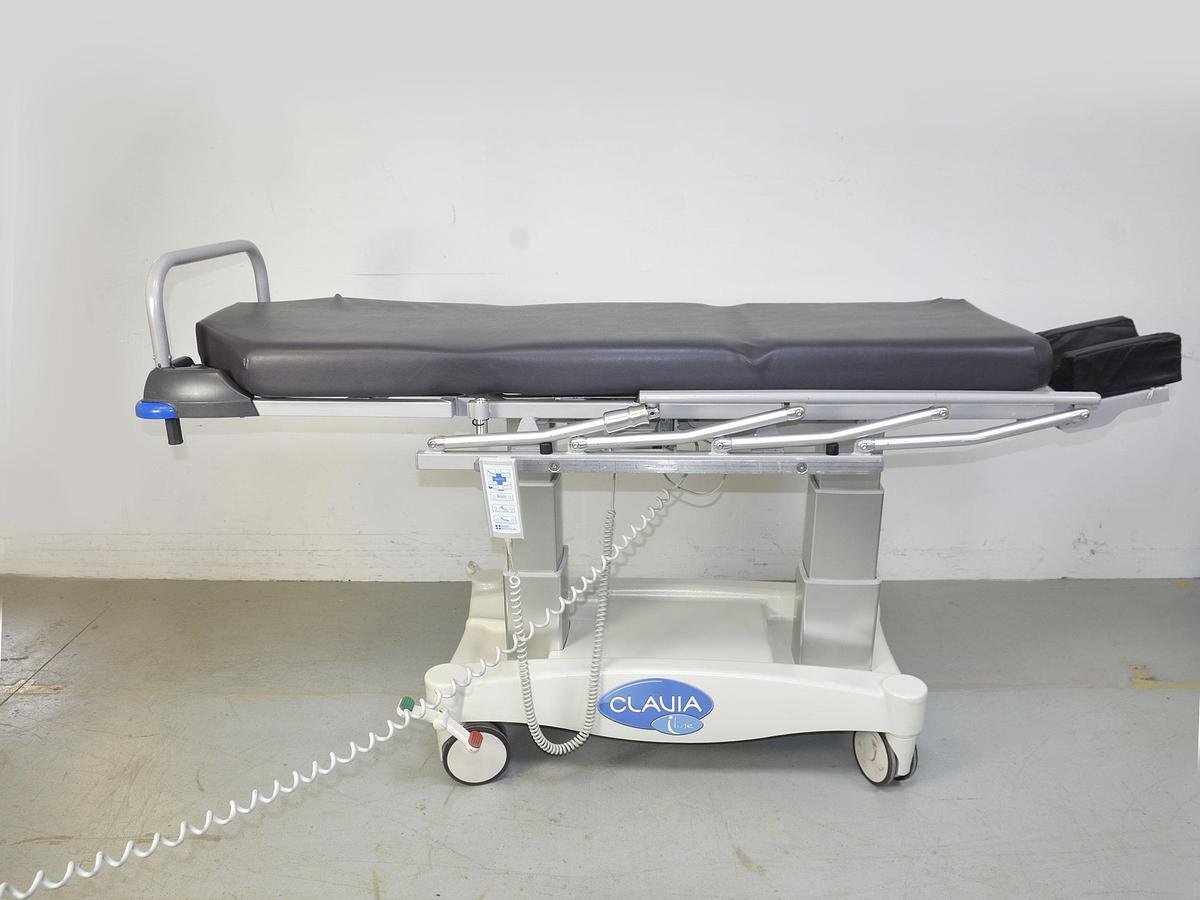 D'occasion BMB MEDICAL CLAVIA LINE ELECTRIC STRETCHER TROLLEY