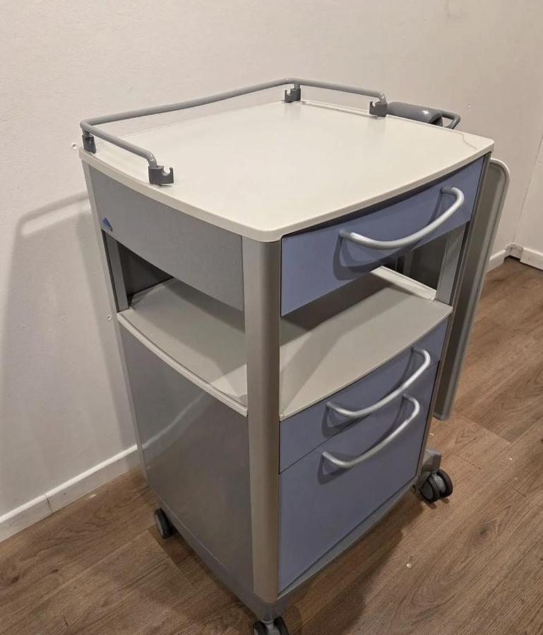 Rénové TABLE DE CHEVET avec ADAPTABLE REPAS STIEGELMEYER modele VITANO