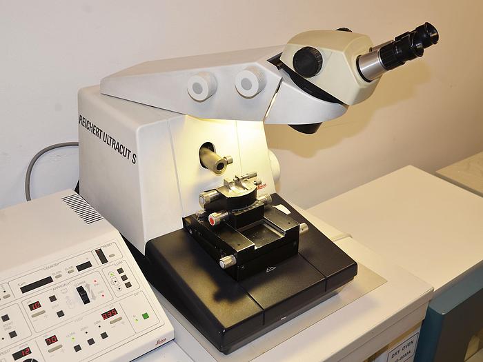 original-d-occasion-microtome-reichert-ultracut-s.JPG