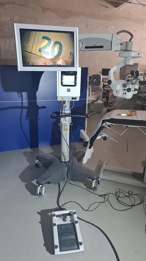 D'occasion KARL ZEISS LUMERA 700 OPERATING OPHTHALMOLOGY MICROSCOPE