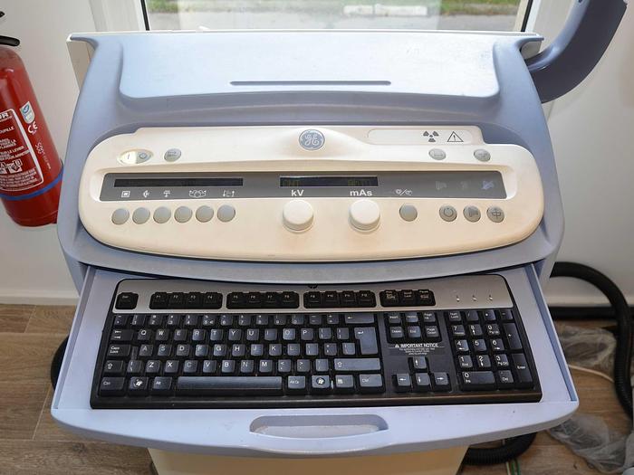 Used GE SENOCLAIRE 3D MAMMOGRAPH GENERAL ELECTRIC SENOCLAIRE mammograph (2011) with 3D TOMOSYNTHESE upgrade (2015) AND DETECTOR (changed in 2018).