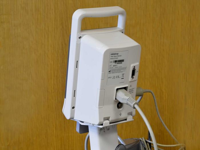 D'occasion MONITEUR MOBILE DE PRESSION BRASSARD, DE SP02 MINDRAY VS 600