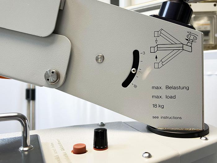 Used OPHTALMOLOGY MICROSCOPE ZEISS OPMI 6 CFC SUR STATIF S3 with 2 binoculars