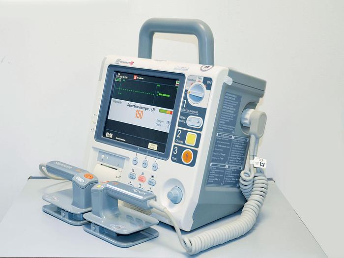 Used MINDRAY D6 DEFiBRiLATOR