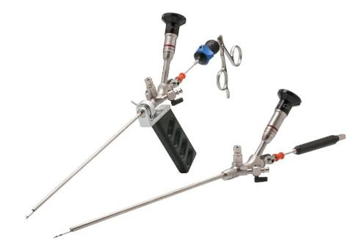 D'occasion HYSTEROSCOPE COMPACT RICHARD WOLF 8986.401   30°  L30cm AVEC CANAL OPERATEUR ET PINCE A BIOPSIE