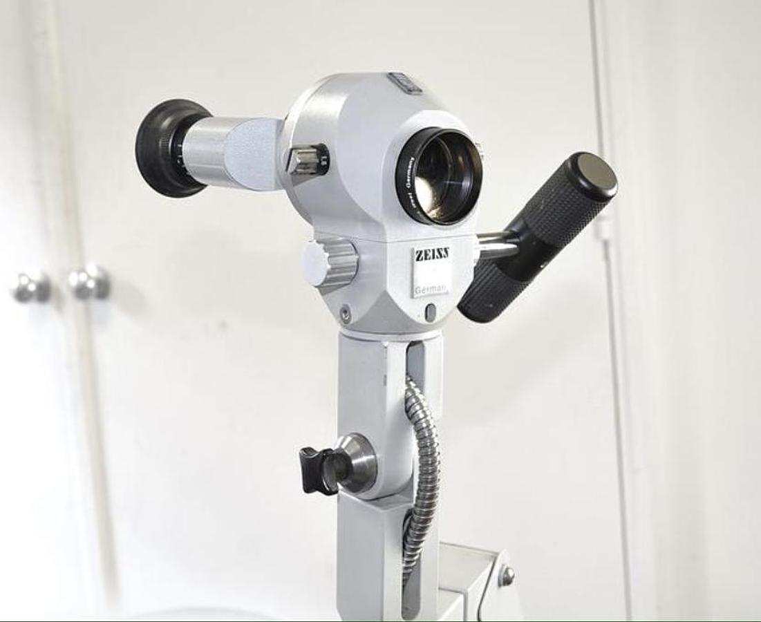 D'occasion COLPOSCOPE ZEISS OPMI 99 A FIXER SUR CHAISE GYNECOLOGIQUE