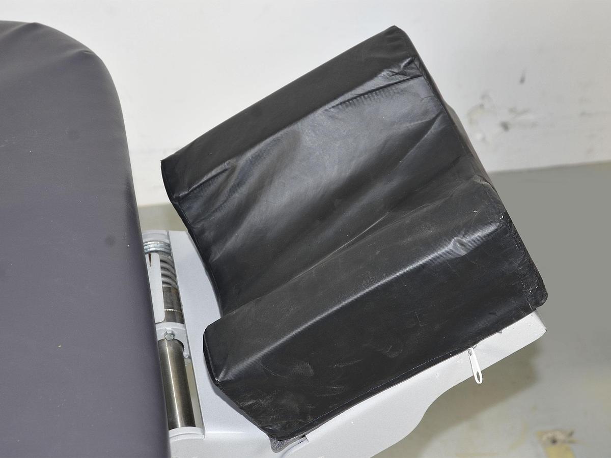 D'occasion BMB MEDICAL CLAVIA LINE ELECTRIC STRETCHER TROLLEY