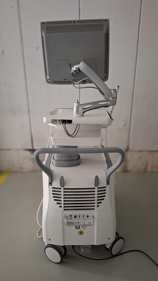 D'occasion ULTRASOUND GENERAL ELECTRIC GE VOLUSON E6