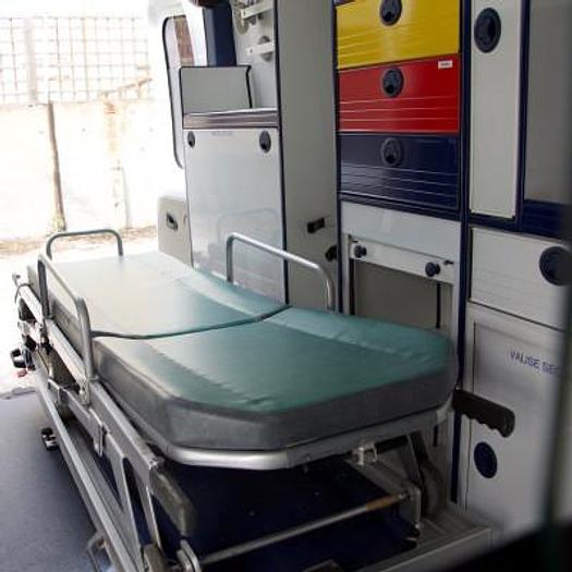 Used AMBULANCE RENAULT TRAFFIC