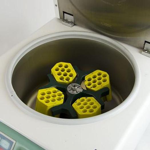 HETTICH UNIVERSAL 32 TABLETOP CENTRIFUGE