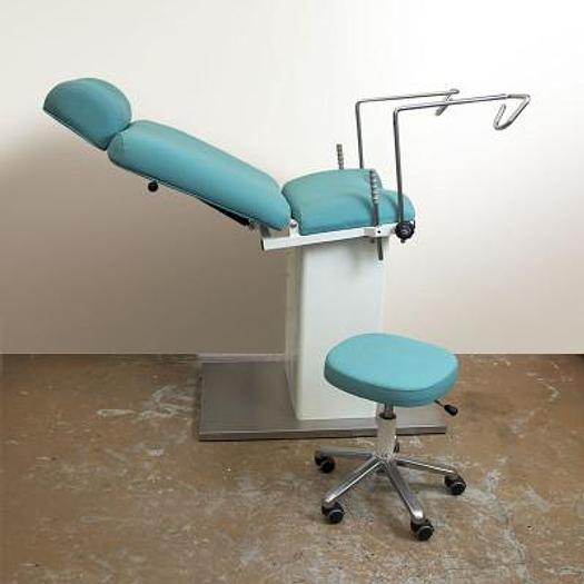 Used GYNECOLOGICAL EXAMINATION COUCH WITH 2 STIRRUPS