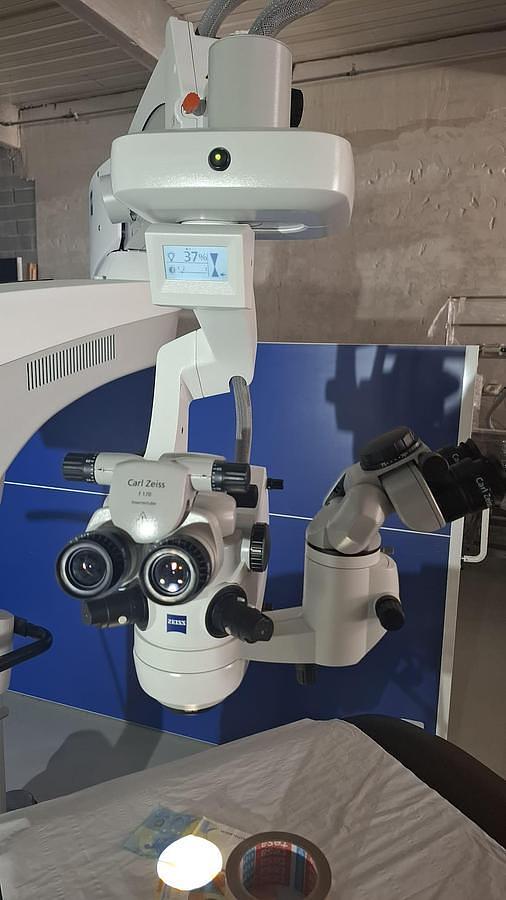 D'occasion KARL ZEISS LUMERA 700 OPERATING OPHTHALMOLOGY MICROSCOPE