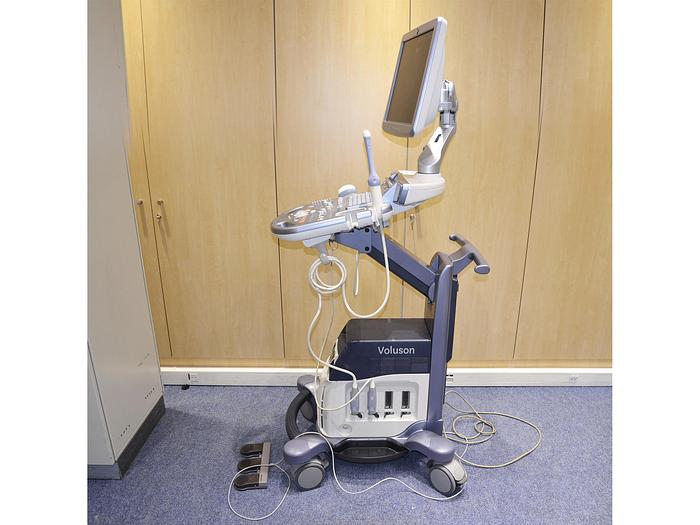 D'occasion ECHOGRAPHE GENERAL ELECTRIC VOLUSON S8