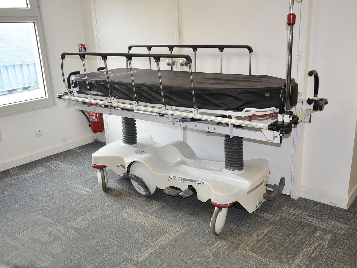 D'occasion STRYKER TRAUMA CART model 1037