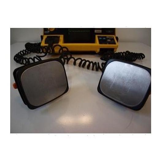 Used PORTABLE DEFIBRILLATOR + SCOPE HP CODE MASTER 100