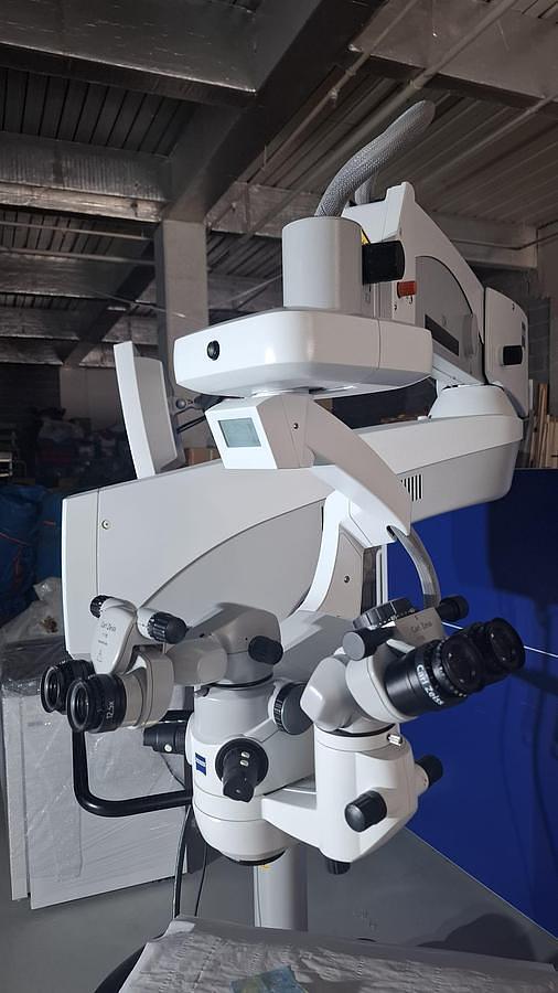 D'occasion KARL ZEISS LUMERA 700 OPERATING OPHTHALMOLOGY MICROSCOPE