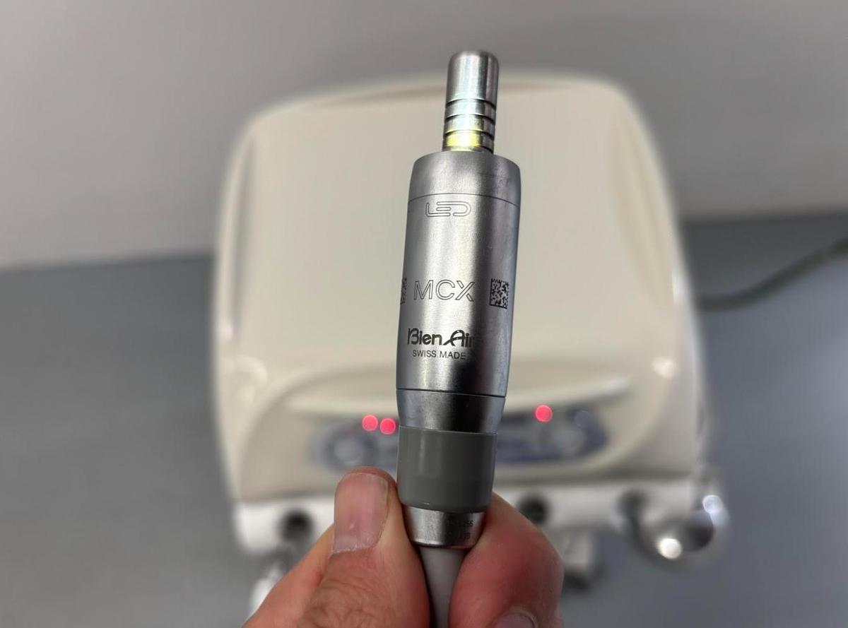 D'occasion UNIT DENTAIRE AVEC COMPRESSEUR INTEGRE