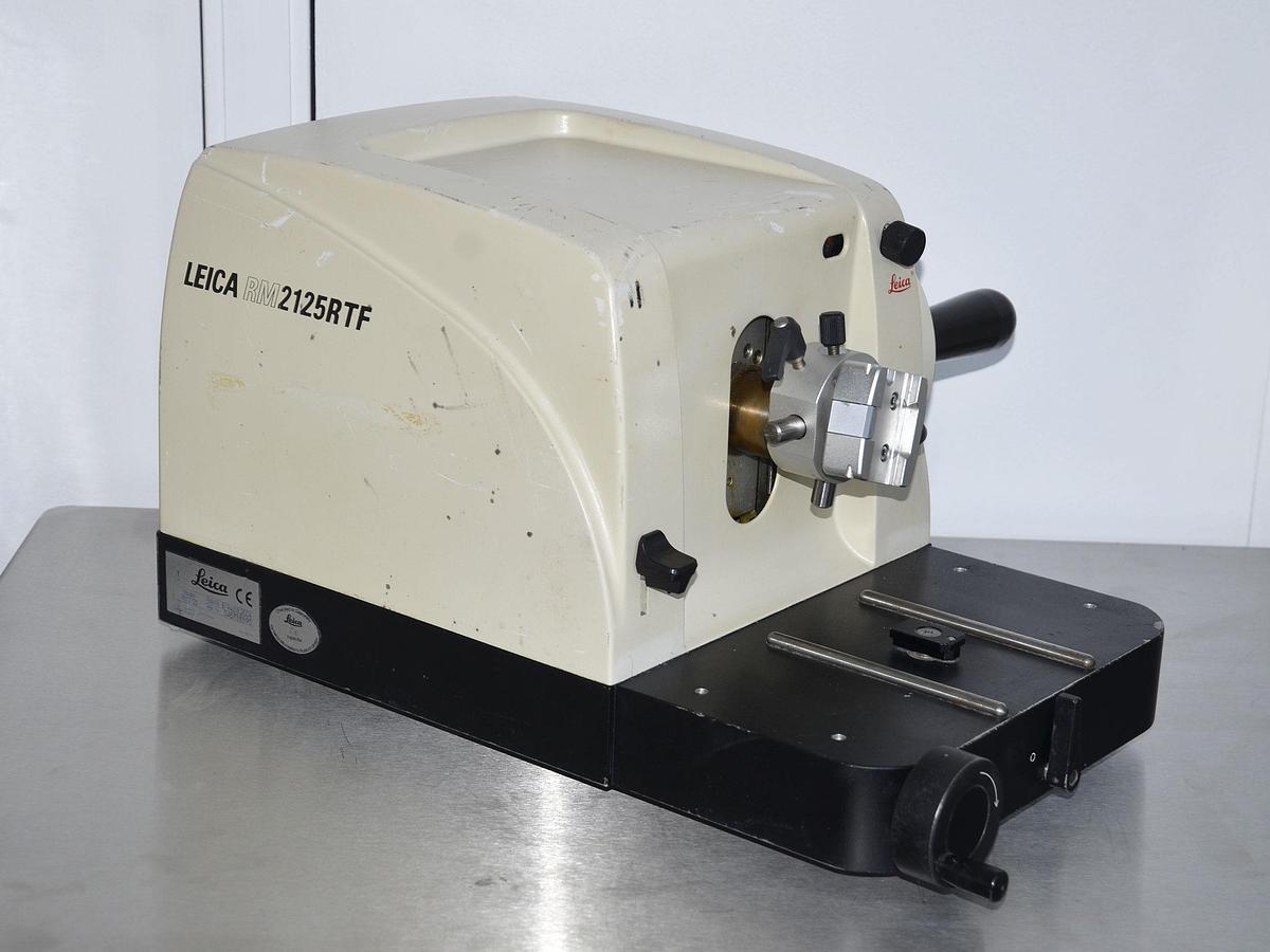 D'occasion LEICA RM 2125RTF MICROTOME