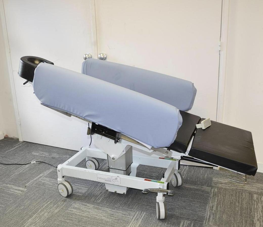 D'occasion MOBILE OPERATING TABLE FOR AMBULATORY OPHTALMOLOGY/PLASTIC/ENT/BARIATRIC SURGERY