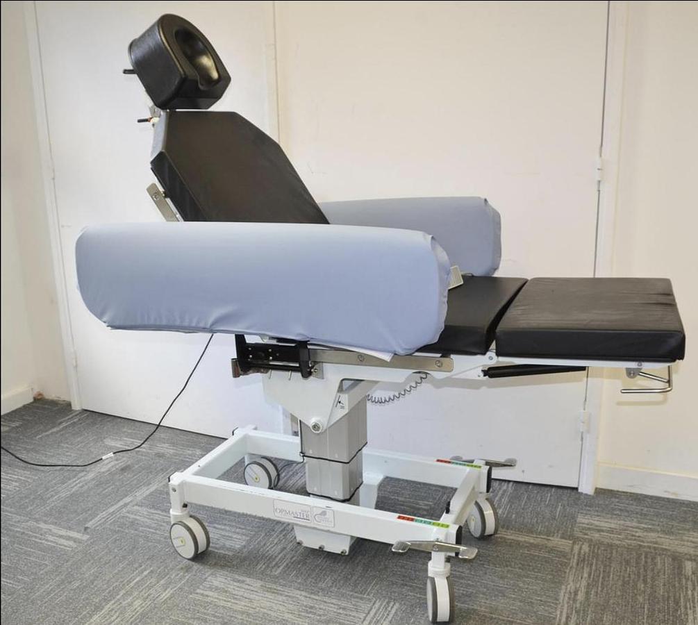 D'occasion MOBILE OPERATING TABLE FOR AMBULATORY OPHTALMOLOGY/PLASTIC/ENT/BARIATRIC SURGERY