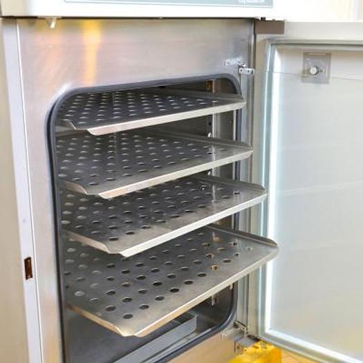 Used CO2 INCUBATOR 190 LITERS SHEL LAB TC2323