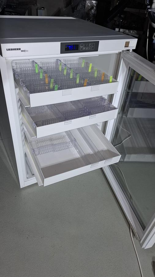 D'occasion REFRIGERATEUR MEDICAL (FRIDGE FOR DRUGS) LIEBHERR MEDILINE LKUv 1613