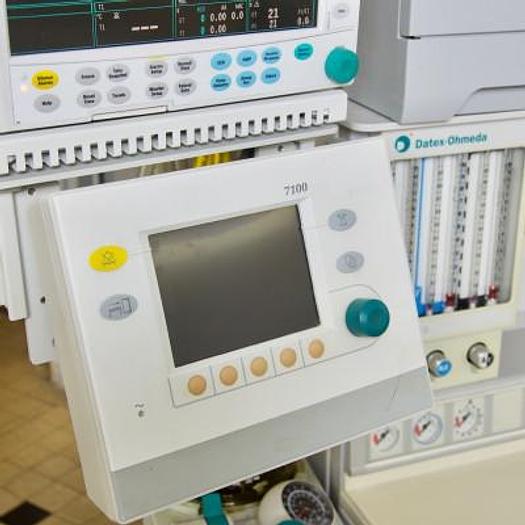 Used GE DATEX-OHMEDA 7100 ANESTHESIA VENTILATOR WITH S/5 MULTIPARAMETER MONITOR