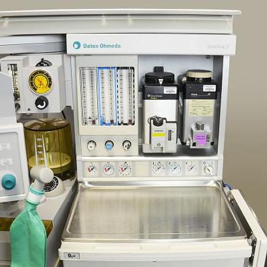 Used DATEX OHMEDA S5 ANESTHESIA VENTILATOR WITH SEVOTEC 5 AND ISOTEC 4 RESERVOIRS