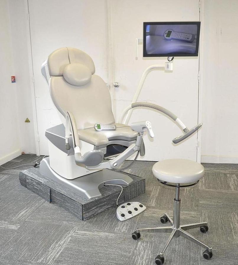 Rénové FAUTEUIL GYNÉCOLOGIQUE SCHMITZ MEDI-MATIC AVEC VIDEO COLPOSCOPE VIDAN INTEGRÉ ET ECRAN