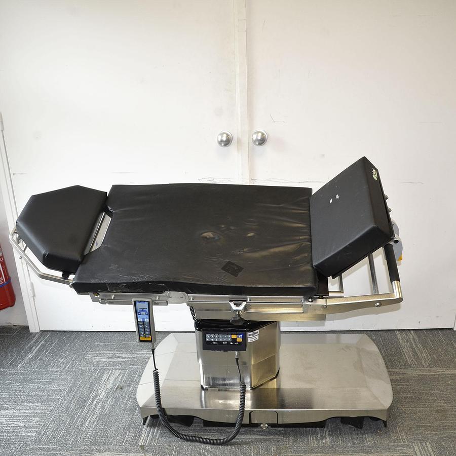 original-d-occasion-table-d-operation-electrique-steris-cmax.JPG