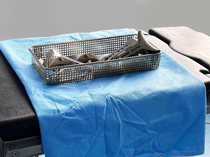 Used RICARD TOURPET VALVE RETRACTOR SET