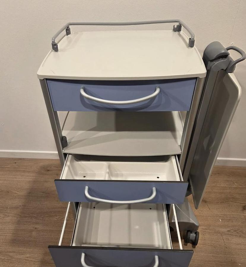 Rénové TABLE DE CHEVET avec ADAPTABLE REPAS STIEGELMEYER modele VITANO