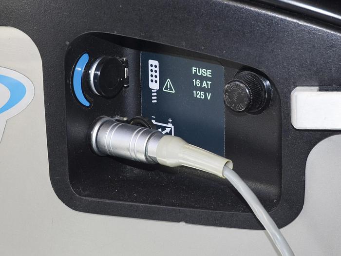 D'occasion ALM TRANSFERIS ELECTRIC OPERATING TABLE WITH ORTHOPEDIC EXTENSION