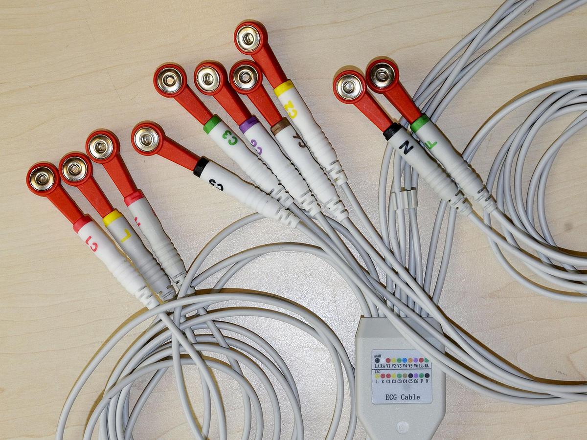 D'occasion 3-CHANNEL ELECTROCARDIOGRAPH