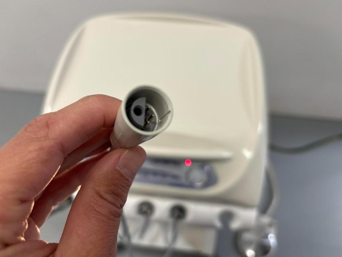 D'occasion UNIT DENTAIRE AVEC COMPRESSEUR INTEGRE