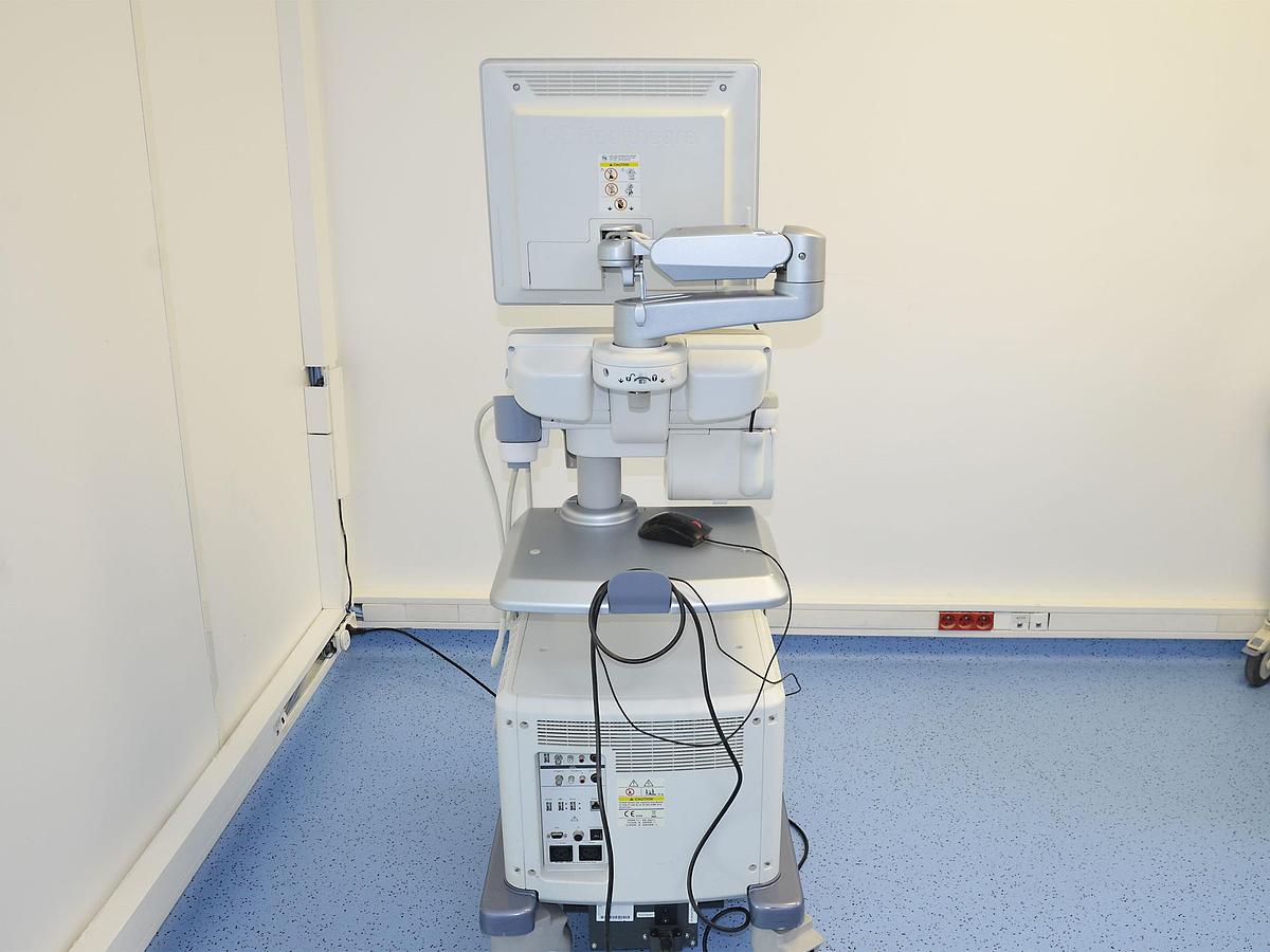 D'occasion GE LOGIQ P6 ULTRASOUND with 2 probes