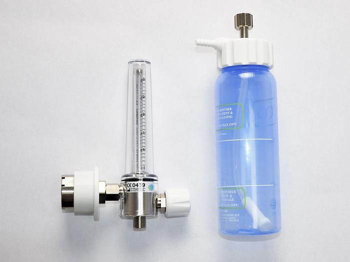 Used WALL OXYGEN BUBBLE WITH HUMIDIFIER