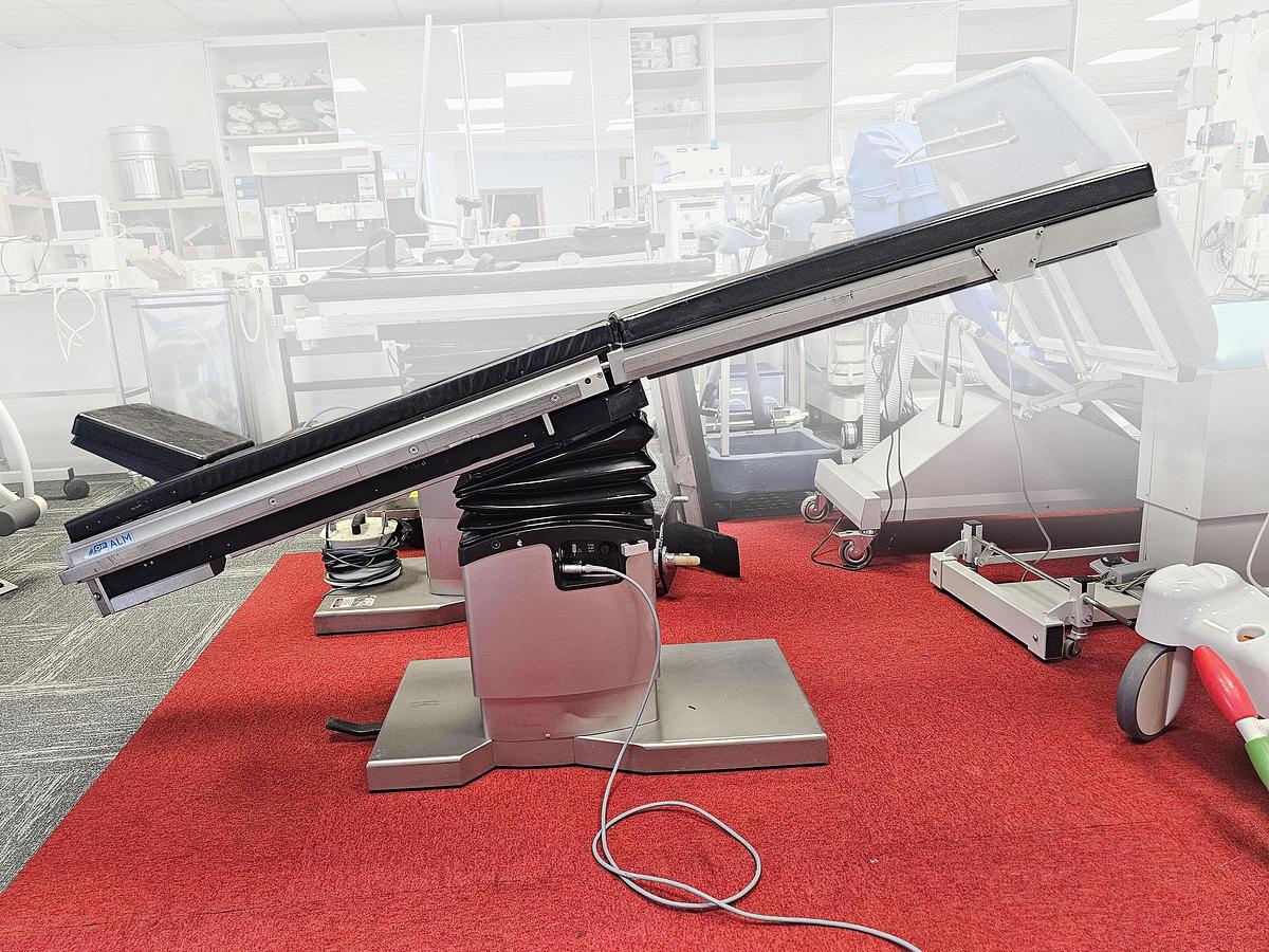 D'occasion ALM STERIS ST ELECTRICAL OPERATING TABLE