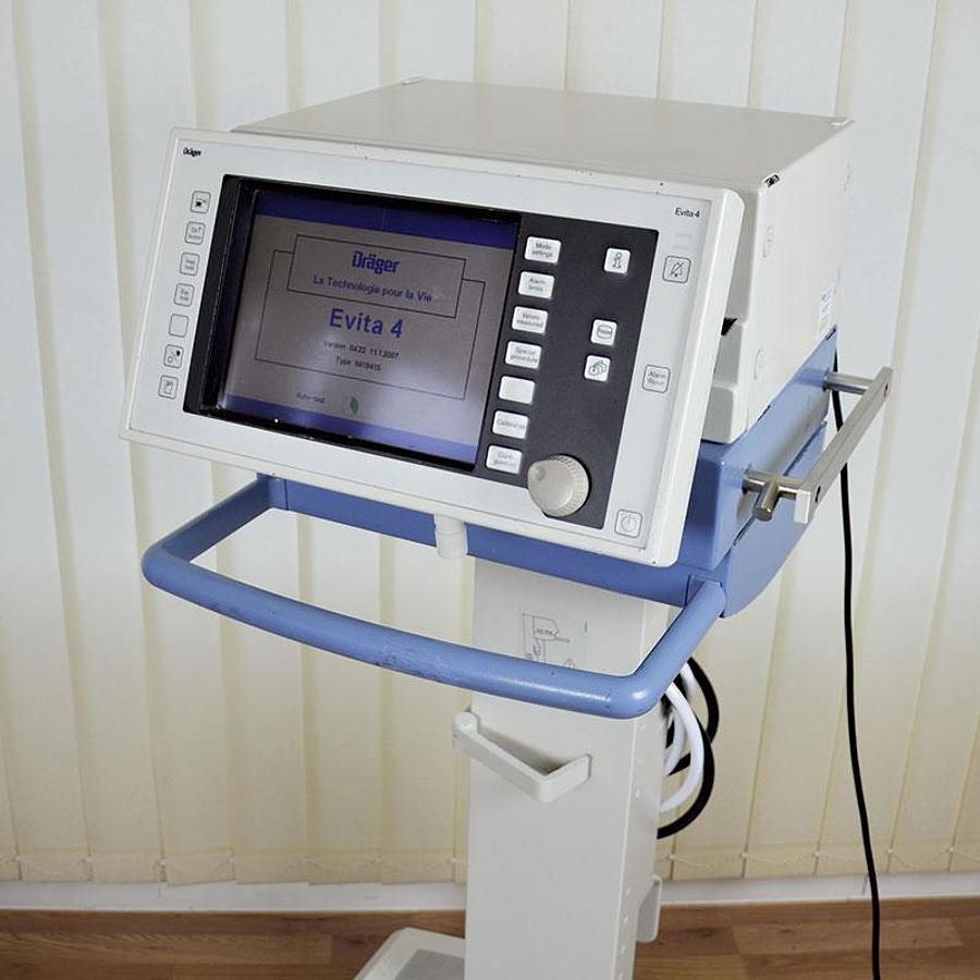D'occasion DRAGER EVITA 4 RESUSCITATION/INTENSIVE CARE VENTILATOR