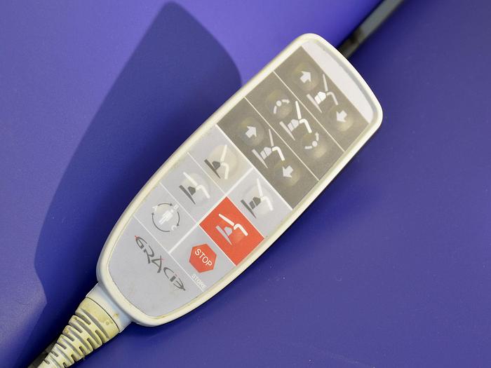 Used GYNECOLOGICAL WORKSTATION COMPOSED OF A GYNECOLOGICAL CHAIR, A VIDEO COLPOSCOPE, AN LCD SCREEN, AND A LINET BORCAD GRACIE MODEL INSTRUMENT TROLLEY