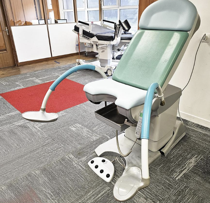 D'occasion CHAISE GYNECOLOGIQUE SCHMITZ MEDI-MATIC