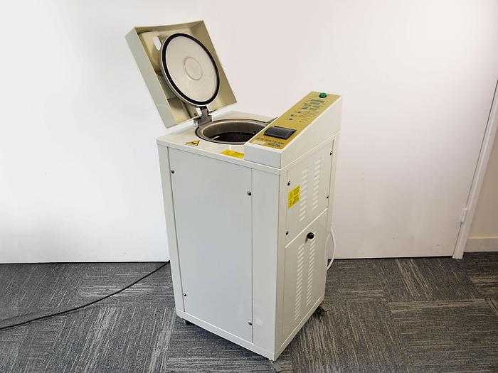 D'occasion AUTOCLAVE VERTICAL 24 l, STERISTEAM CDL - Class B