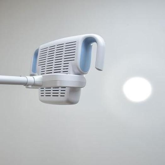 WELCH ALLYN GS900 MOBILE OPERATING LIGHT ON LED STAND, MULTI-DISCIPLINARY