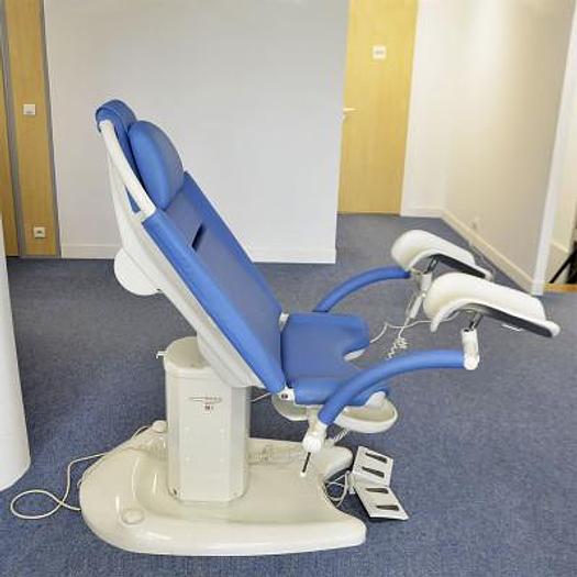 Used MAQUET RADIUS GYNECOLOGICAL AND UROLOGICAL EXAMINATION AND TREATMENT TABLE
