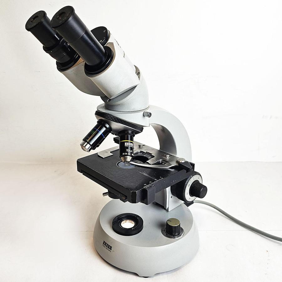 D'occasion CARL ZEISS NT6V/10W LABORATORY MICROSCOPE