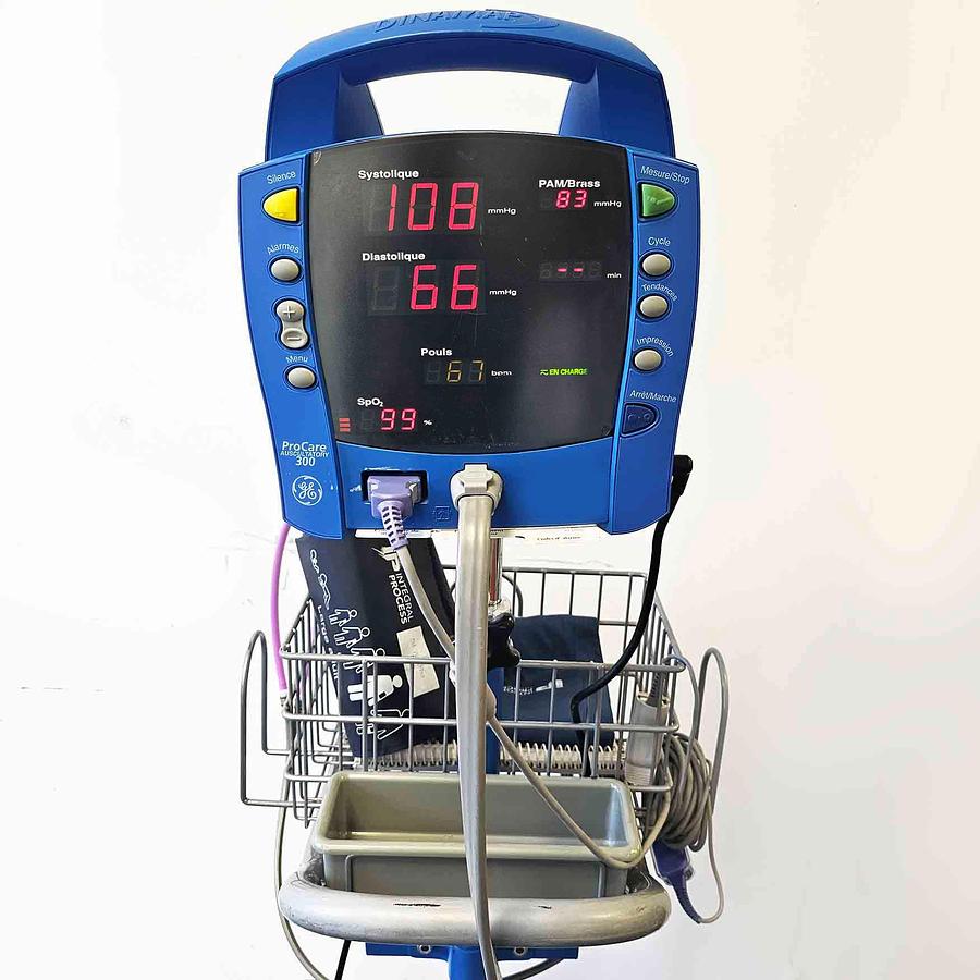 D'occasion DINAMAP PROCARE 300 GENERAL ELECTRIC MONITORING STANDARD